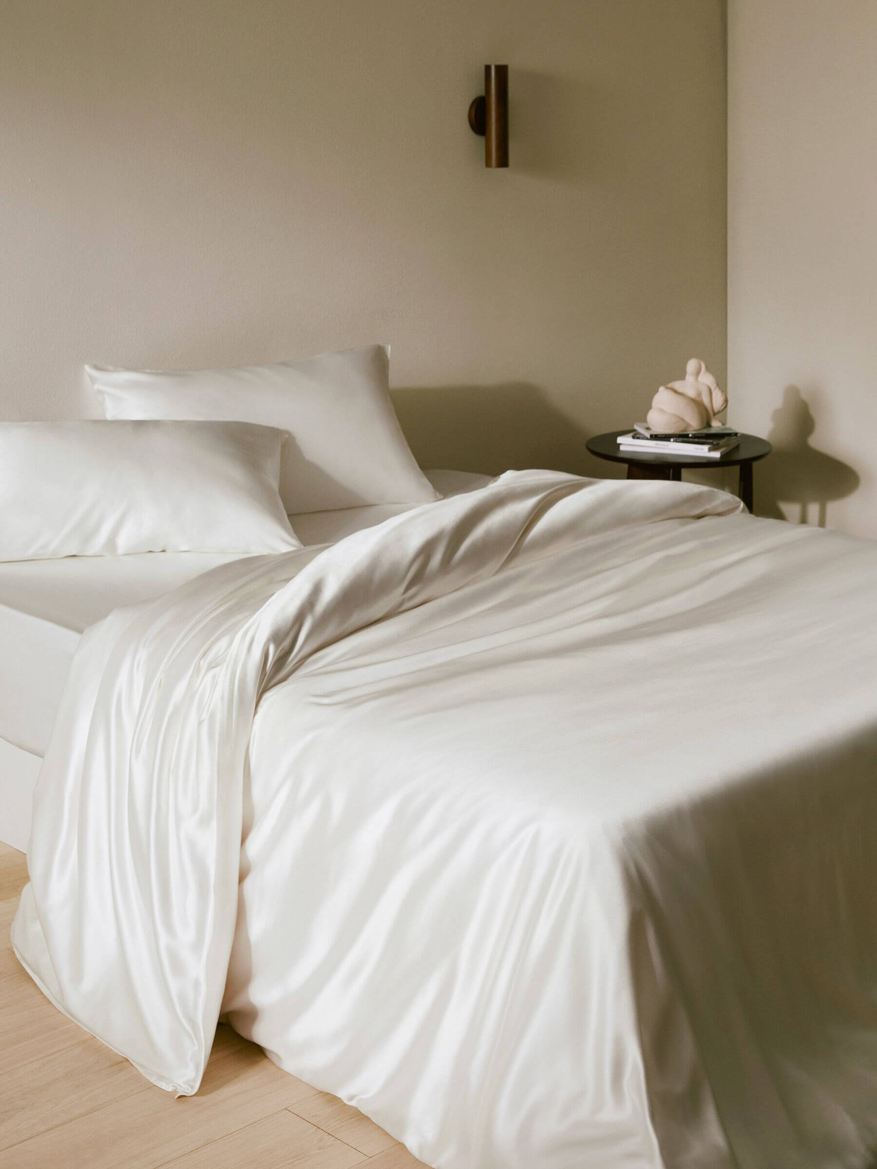 (image for) 30 Momme Seamless Mulberry Silk Sheets Set