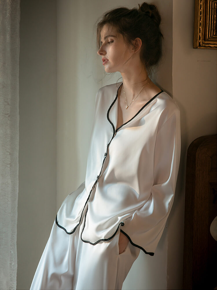 (image for) 22 Momme Wavy Piped Ladies Stylish Button-Up Silk Pajama Set