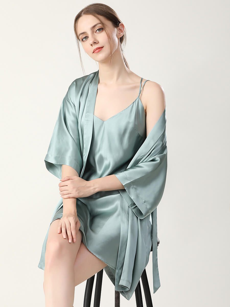 (image for) 22 Momme Mulberry Silk Chemise and Kimono Robe Set